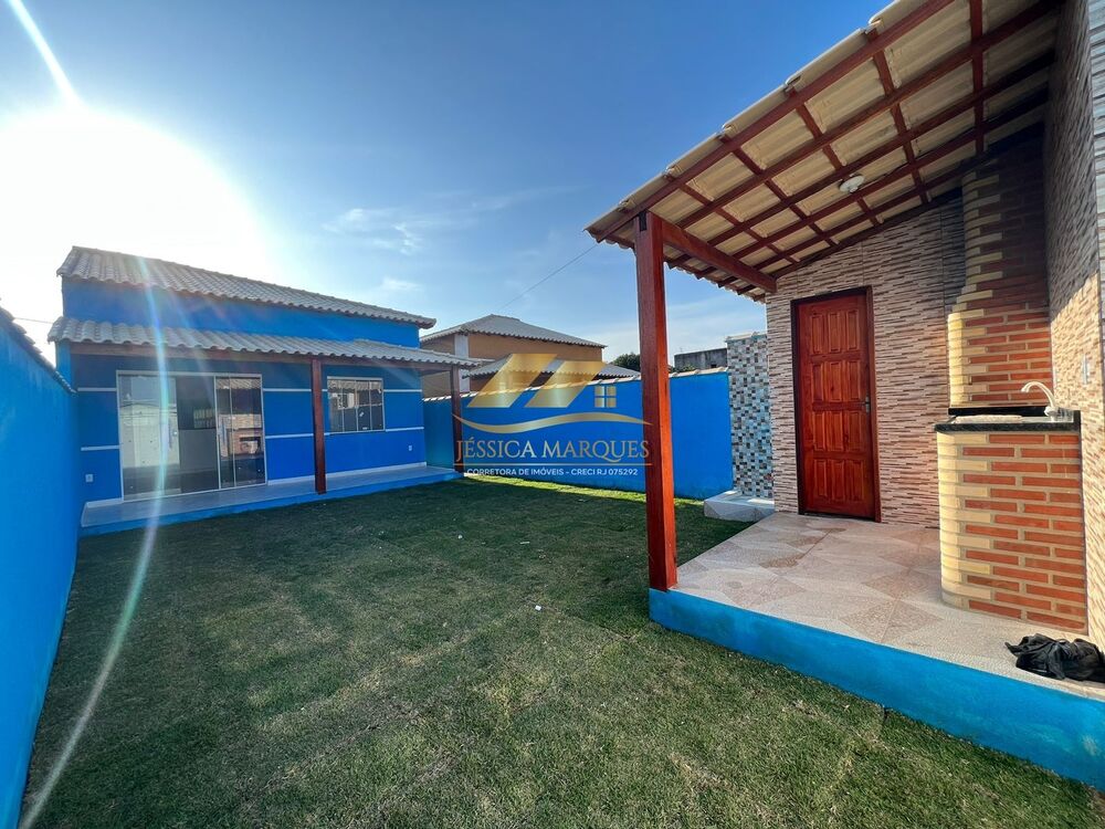 Casa à venda com 2 quartos, 120m² - Foto 1