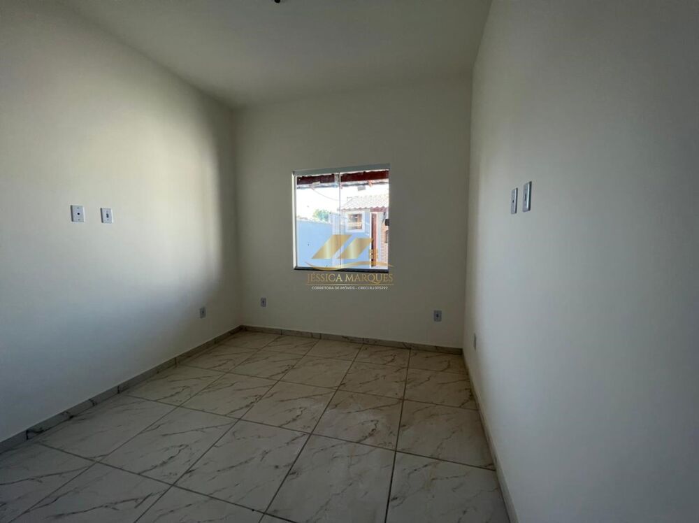 Casa à venda com 2 quartos, 100m² - Foto 3
