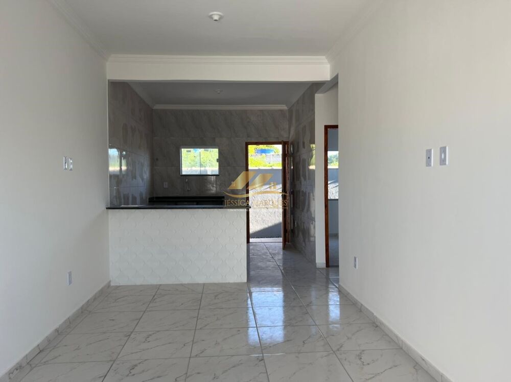 Casa à venda com 2 quartos, 100m² - Foto 2