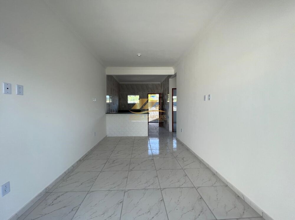 Casa à venda com 2 quartos, 100m² - Foto 1