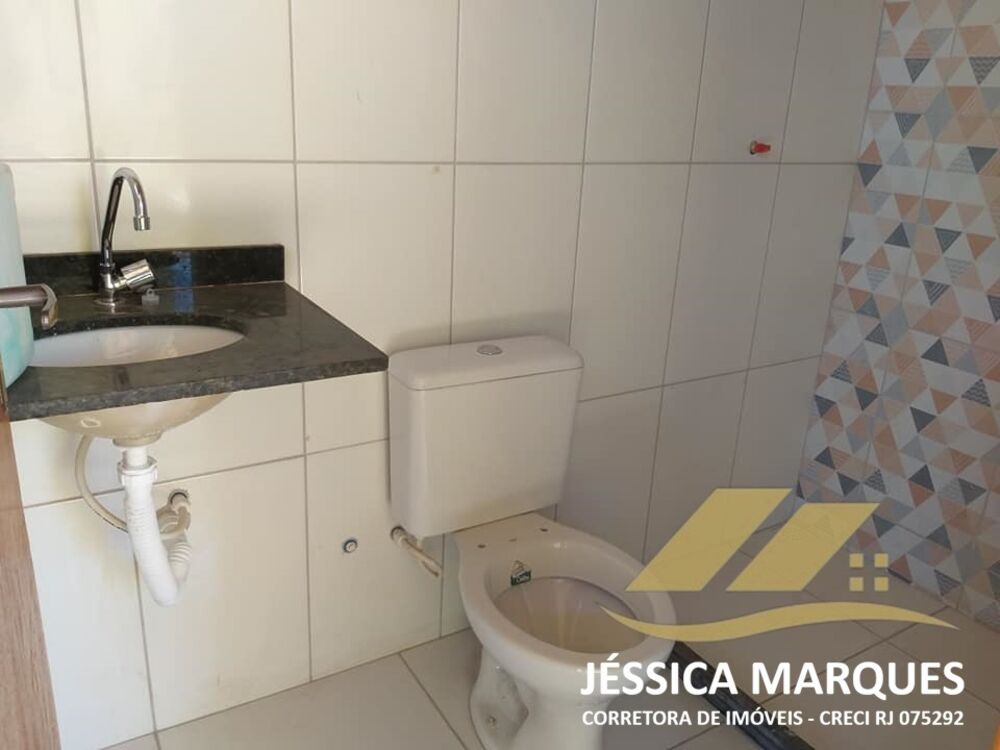 Casa à venda com 2 quartos, 120m² - Foto 2