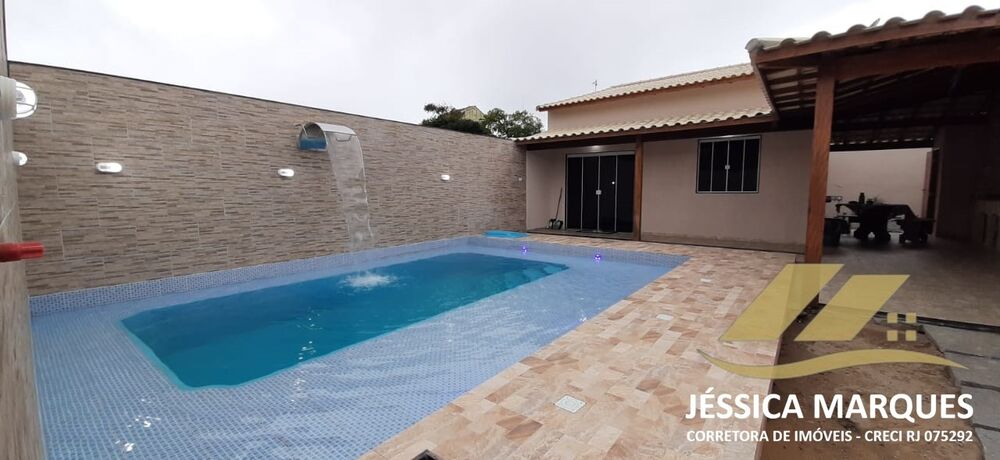 Casa à venda com 2 quartos, 200m² - Foto 1