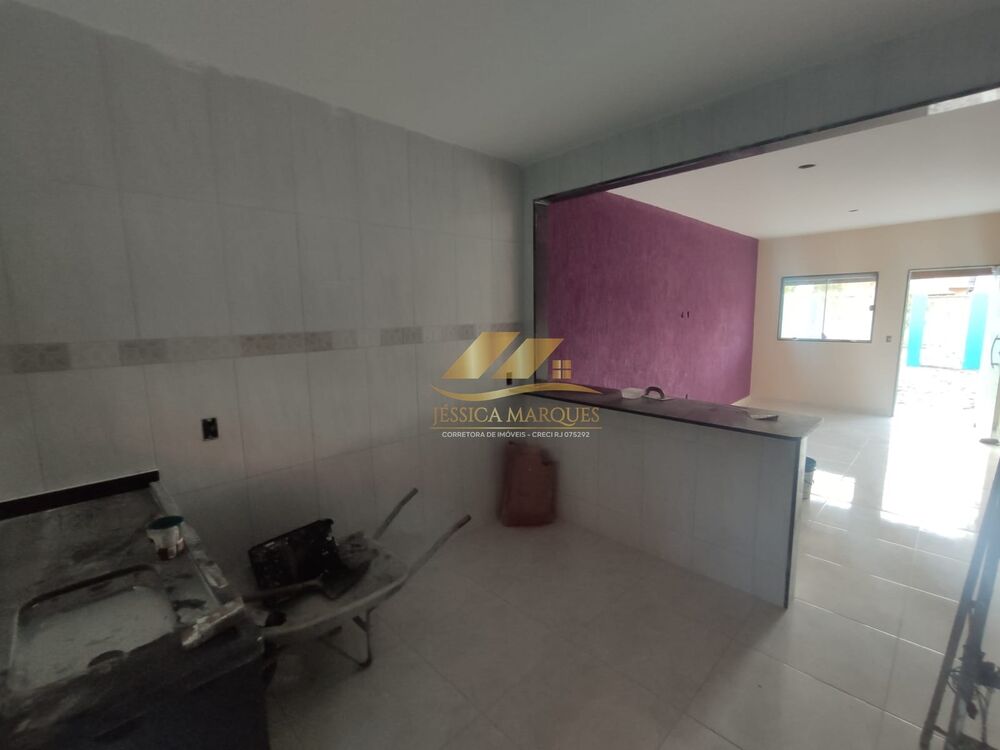 Casa à venda com 2 quartos, 200m² - Foto 1