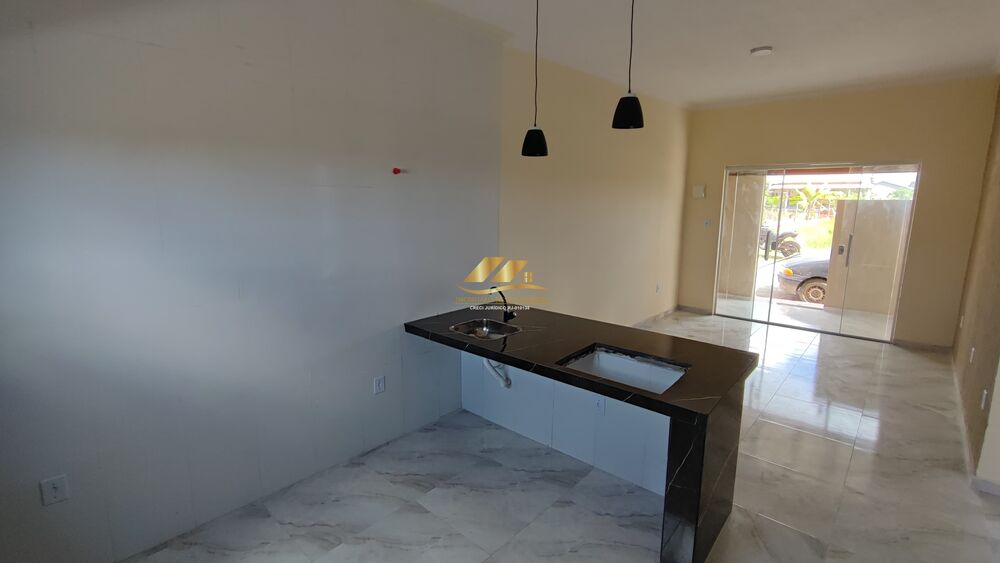 Casa à venda com 2 quartos, 120m² - Foto 2