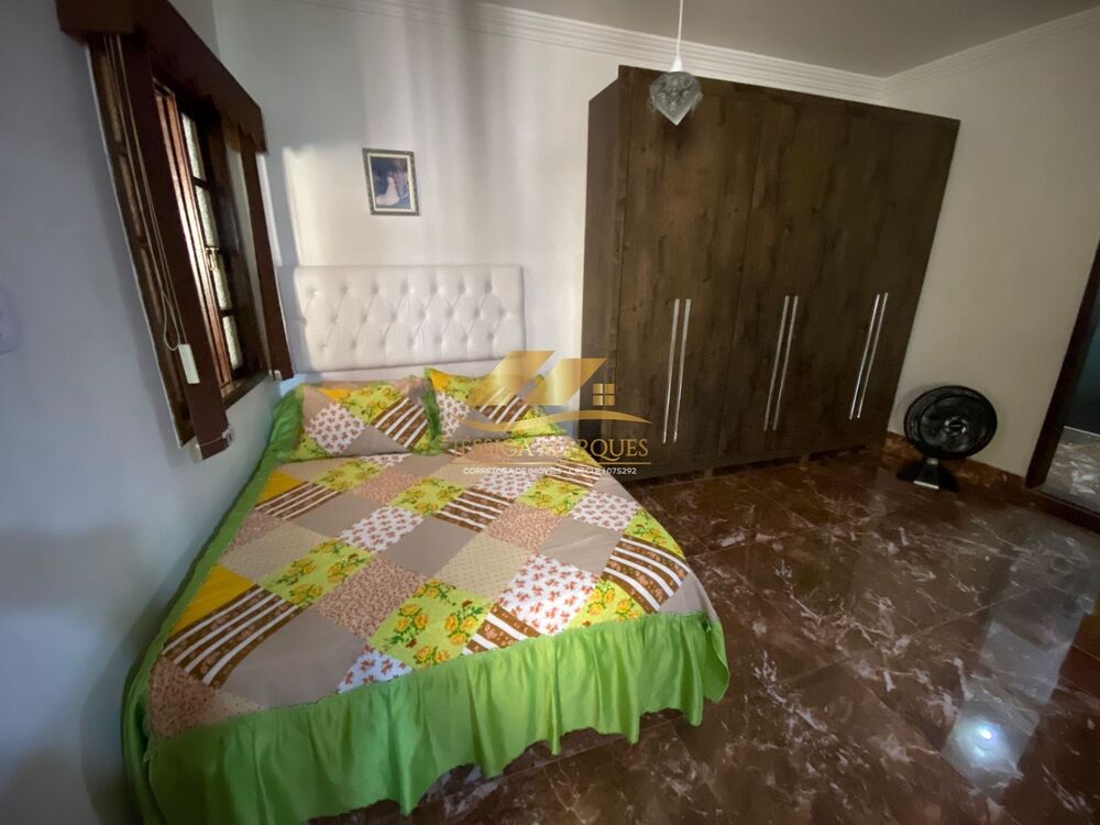 Casa à venda com 4 quartos, 500m² - Foto 1