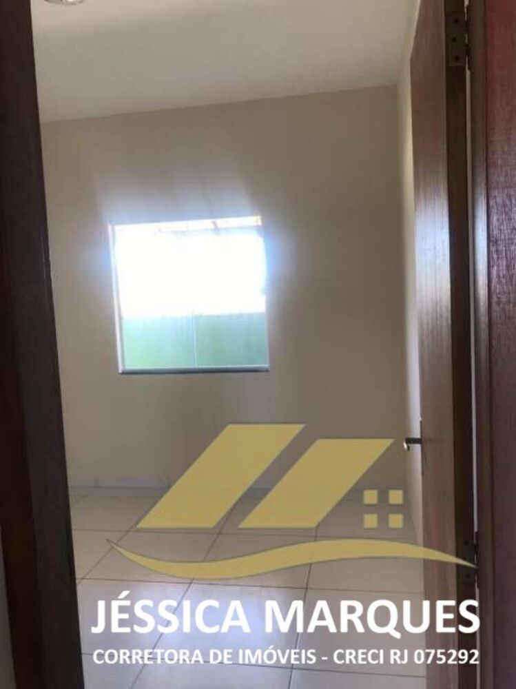 Casa à venda com 2 quartos, 130m² - Foto 2
