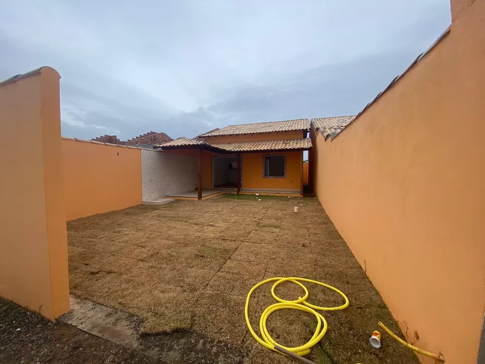 Casa à venda com 2 quartos, 130m² - Foto 1