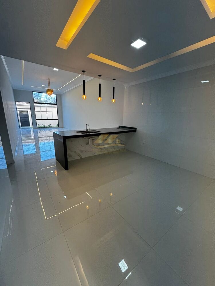 Casa, 3 quartos, 220 m² - Foto 1