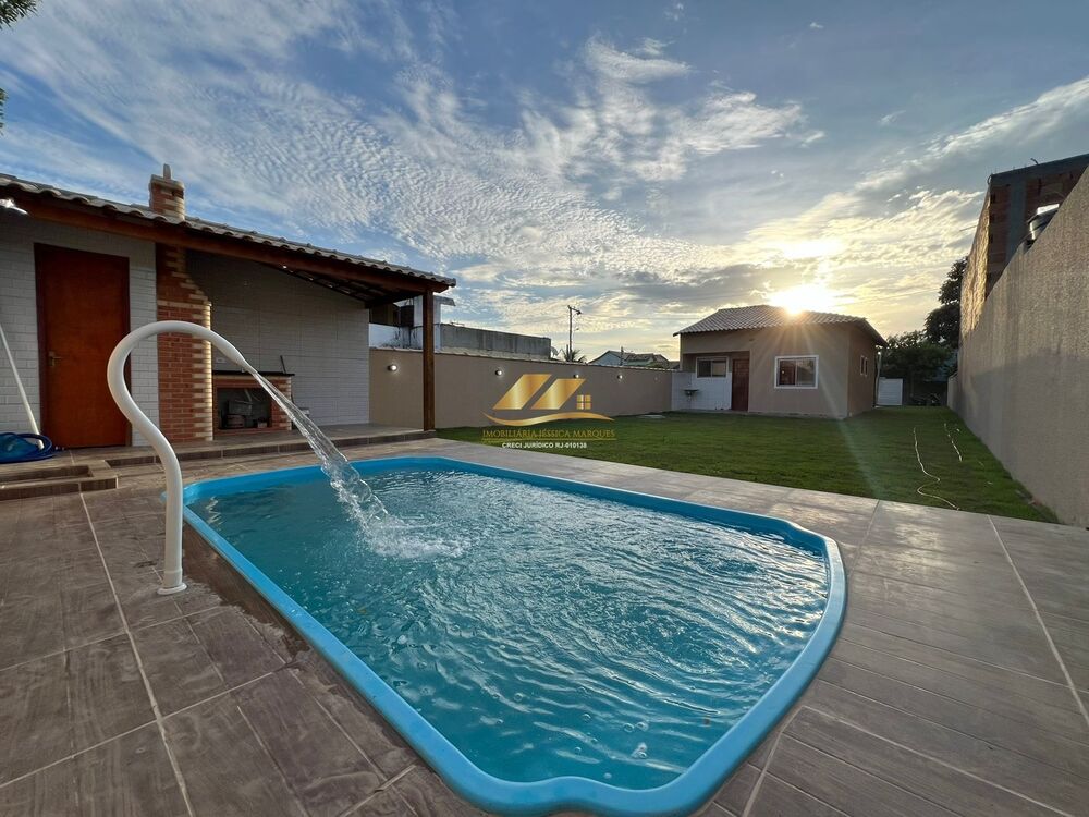 Casa à venda com 2 quartos, 250m² - Foto 1