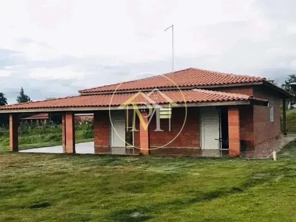 Chácara, 3 quartos, 10000 m² - Foto 1