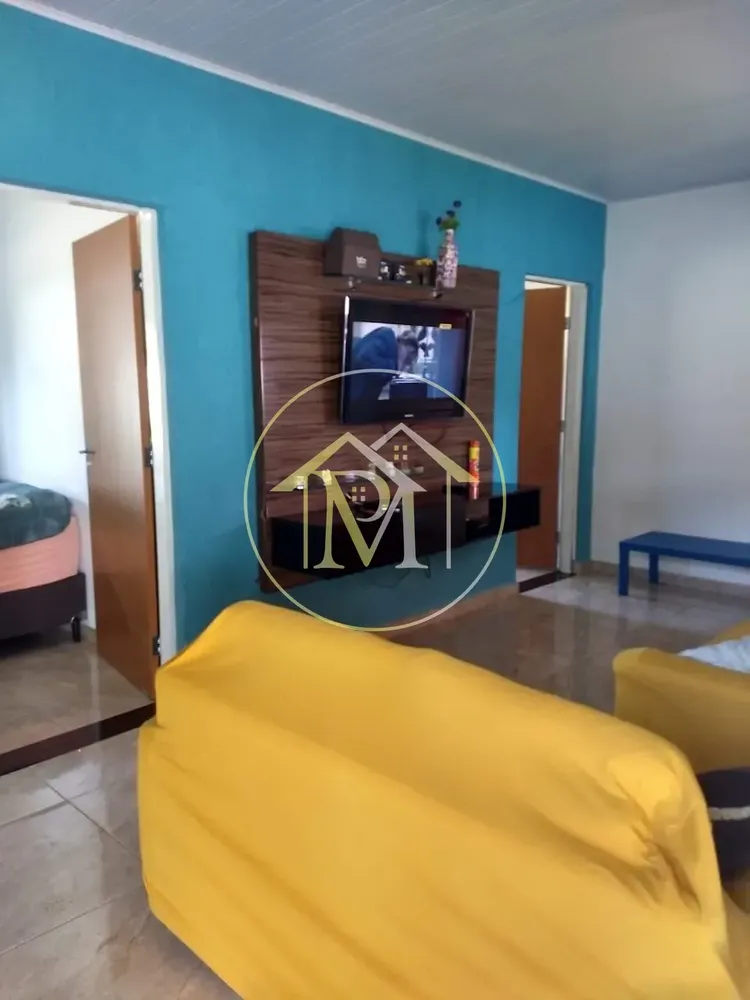 Chácara, 3 quartos, 2040 m² - Foto 1