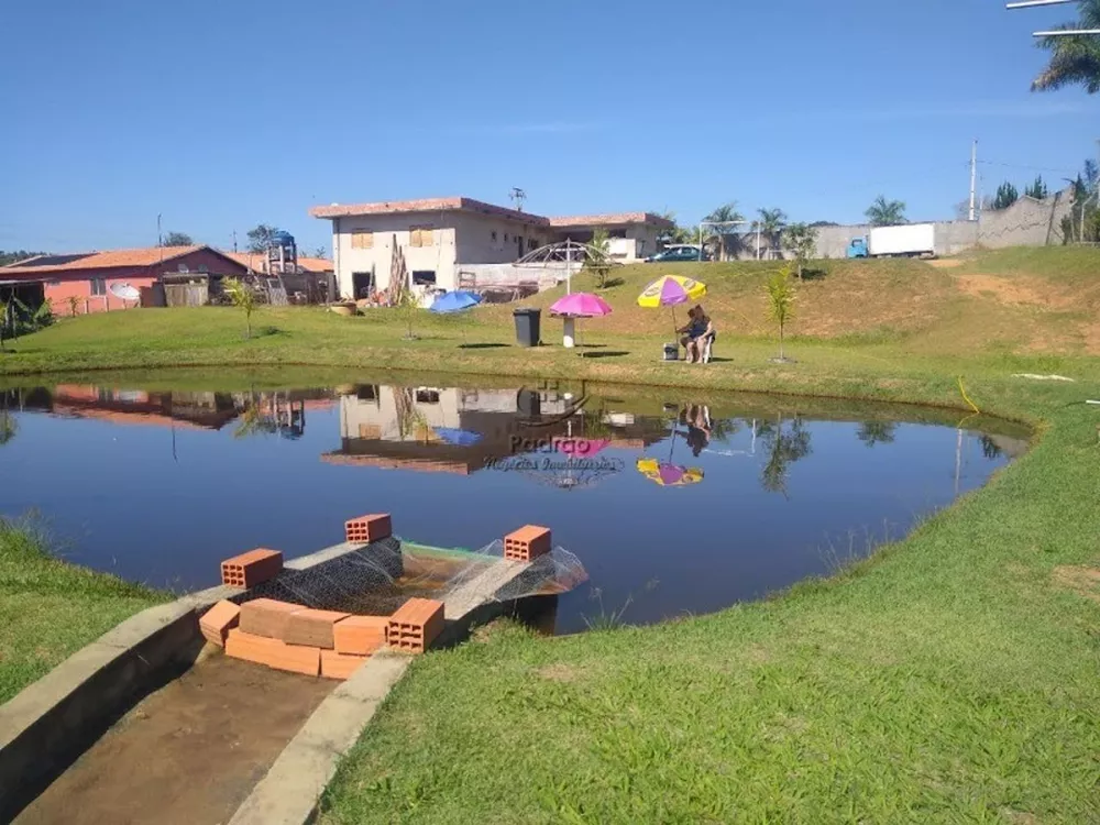 Chácara à venda com 3 quartos, 210m² - Foto 4