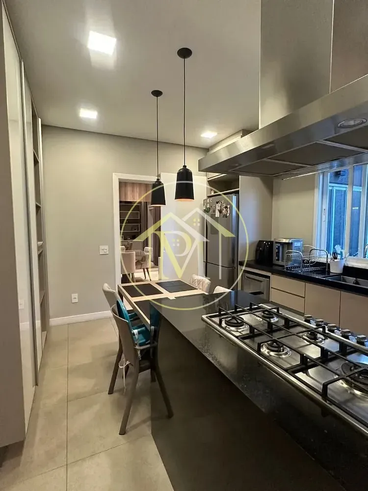 Casa, 3 quartos, 296 m² - Foto 1