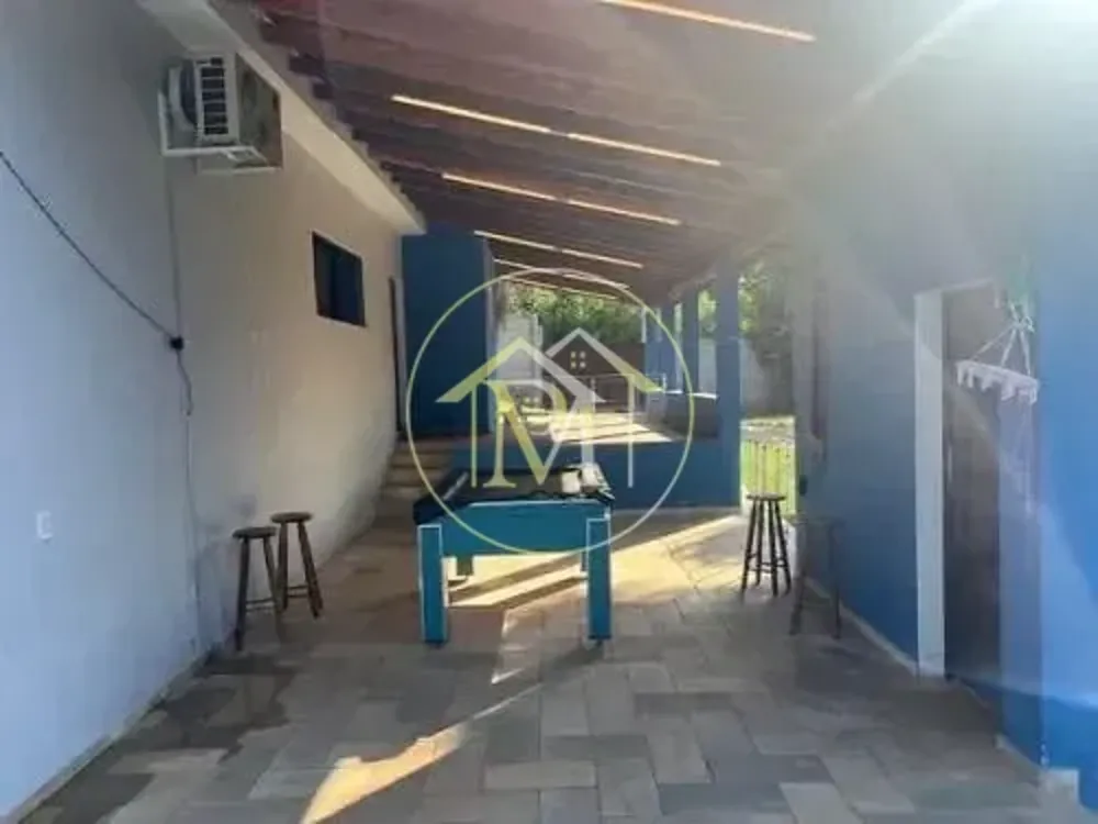 Chácara, 3 quartos, 1825 m² - Foto 1