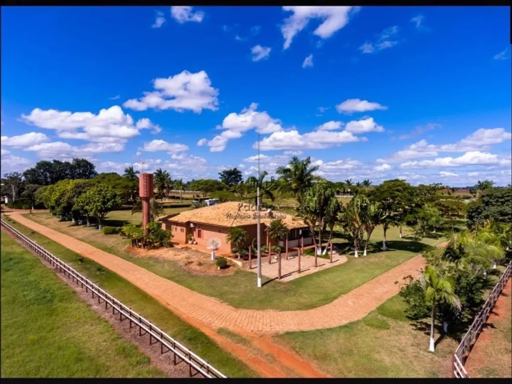 Haras e Área Rural Padrão à venda com 2 quartos, 1518791m² - Foto 1