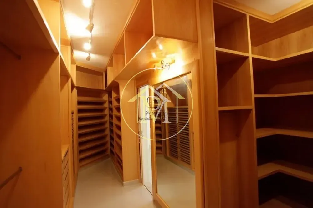Casa, 3 quartos, 1066 m² - Foto 2