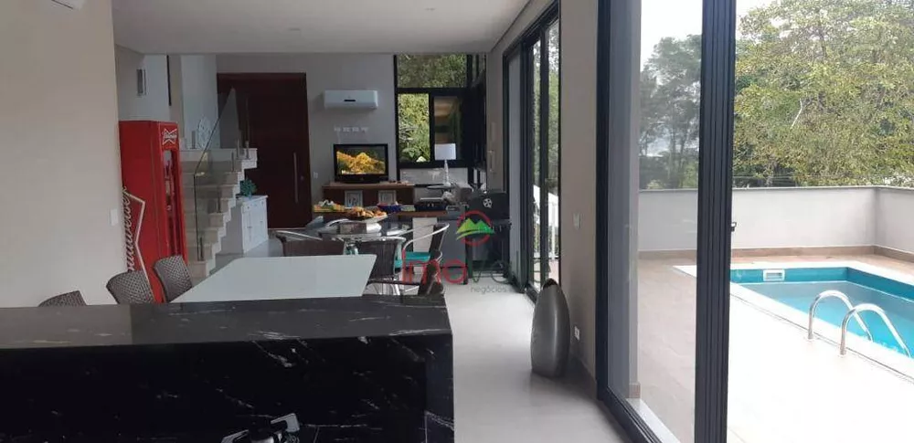 Sobrado à venda com 4 quartos, 230m² - Foto 2