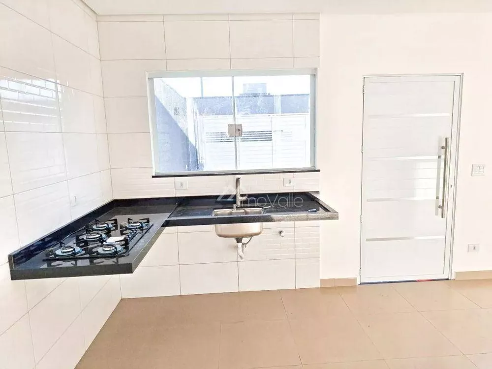 Casa à venda com 3 quartos, 81m² - Foto 1