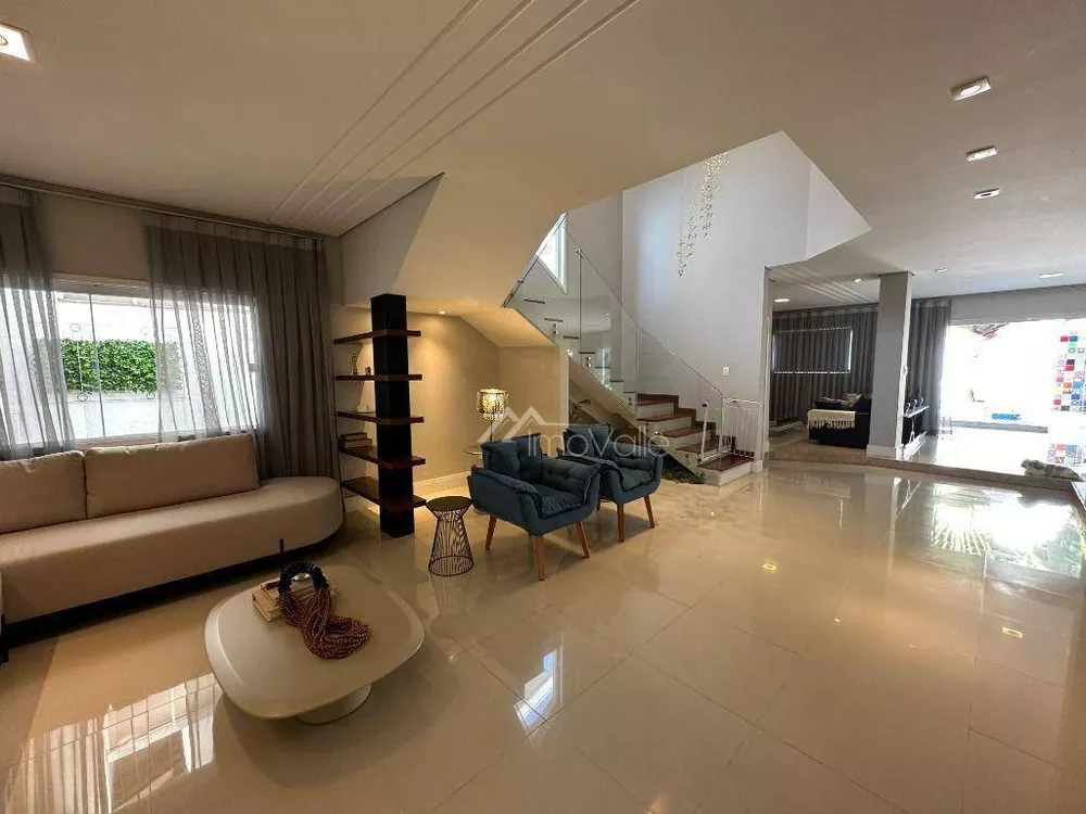 Casa de Condomínio à venda com 4 quartos, 350m² - Foto 1