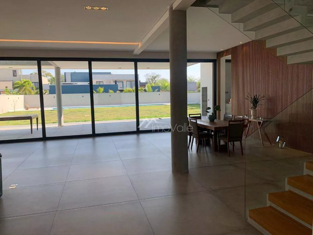 Casa de Condomínio à venda e aluguel com 5 quartos, 525m² - Foto 1