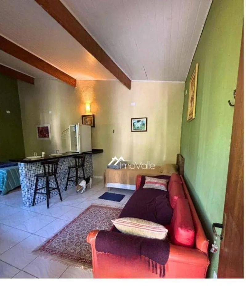 Chácara, 8 quartos, 2800 m² - Foto 1