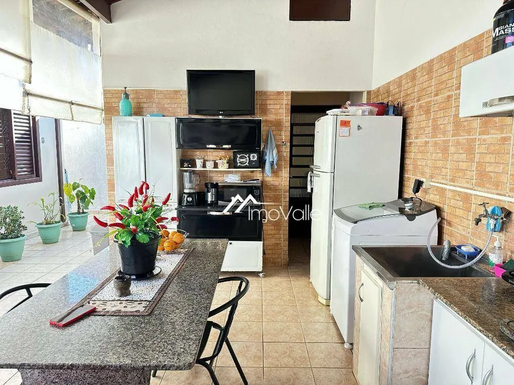Casa, 3 quartos, 200 m² - Foto 14