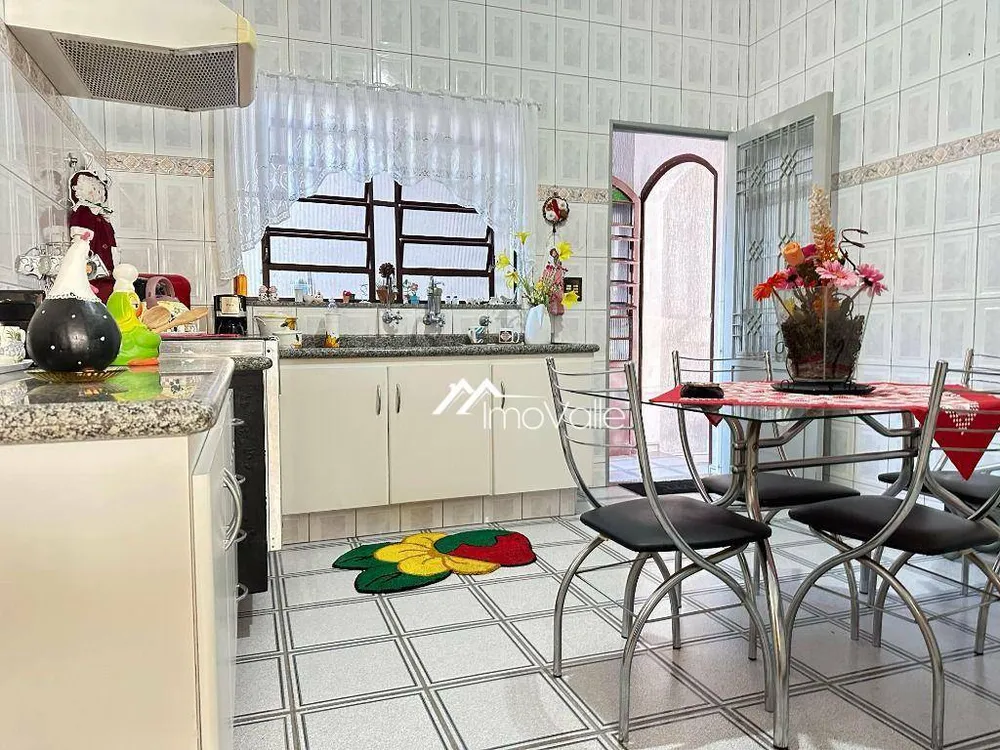 Casa, 3 quartos, 200 m² - Foto 6
