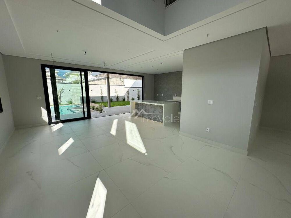 Casa de Condomínio à venda com 4 quartos, 349m² - Foto 5