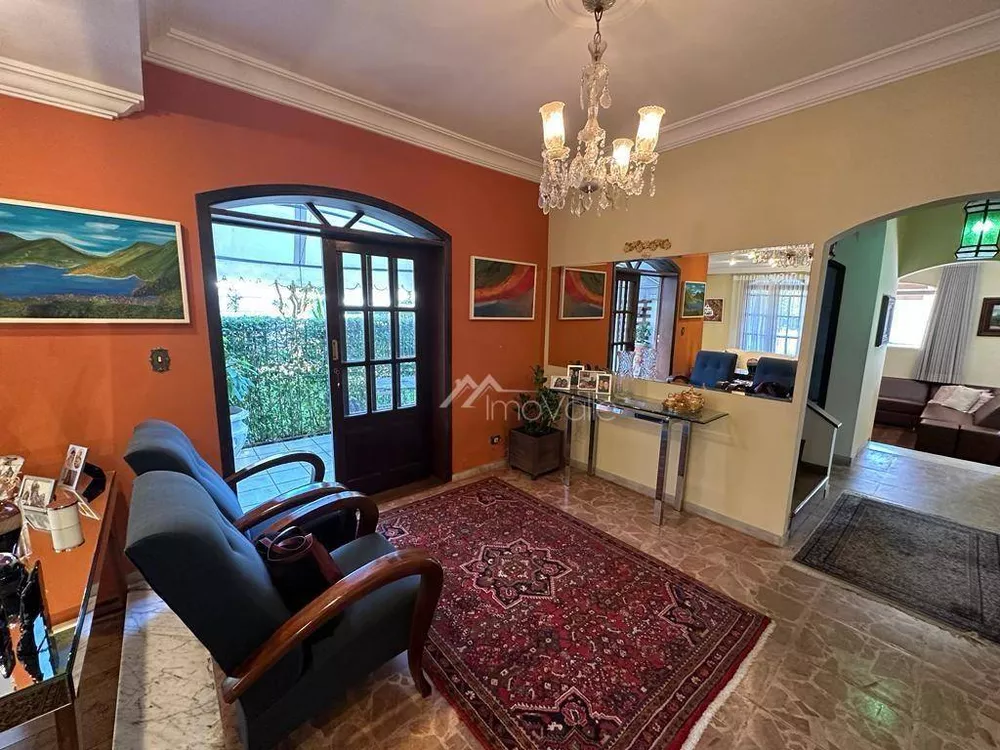 Casa de Condomínio à venda com 4 quartos, 240m² - Foto 1