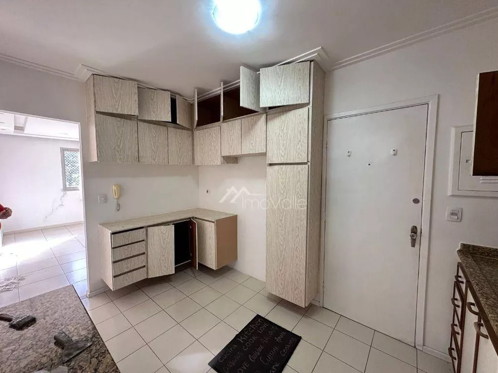 Apartamento à venda com 3 quartos, 99m² - Foto 3