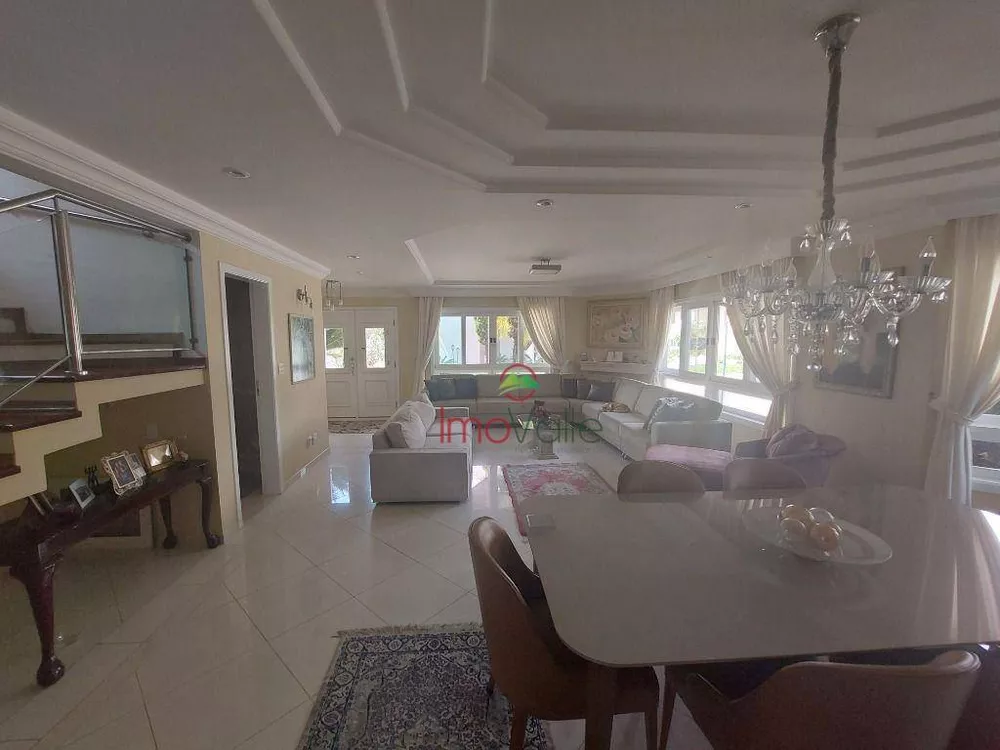 Casa de Condomínio à venda com 5 quartos, 567m² - Foto 2