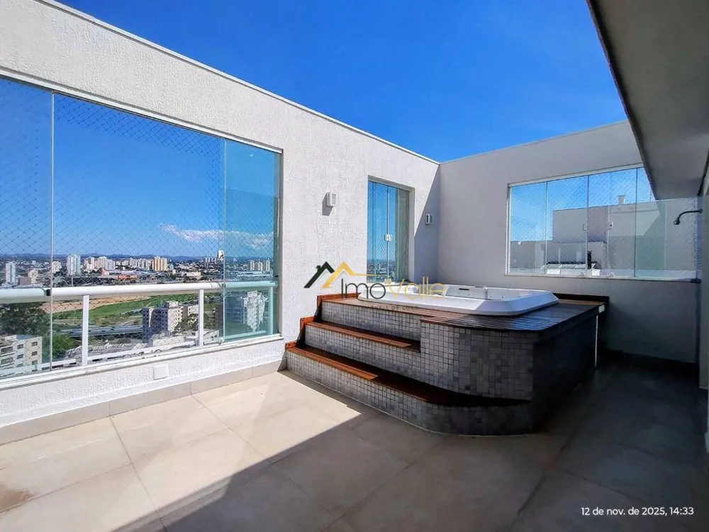 Cobertura, 3 quartos, 230 m² - Foto 2