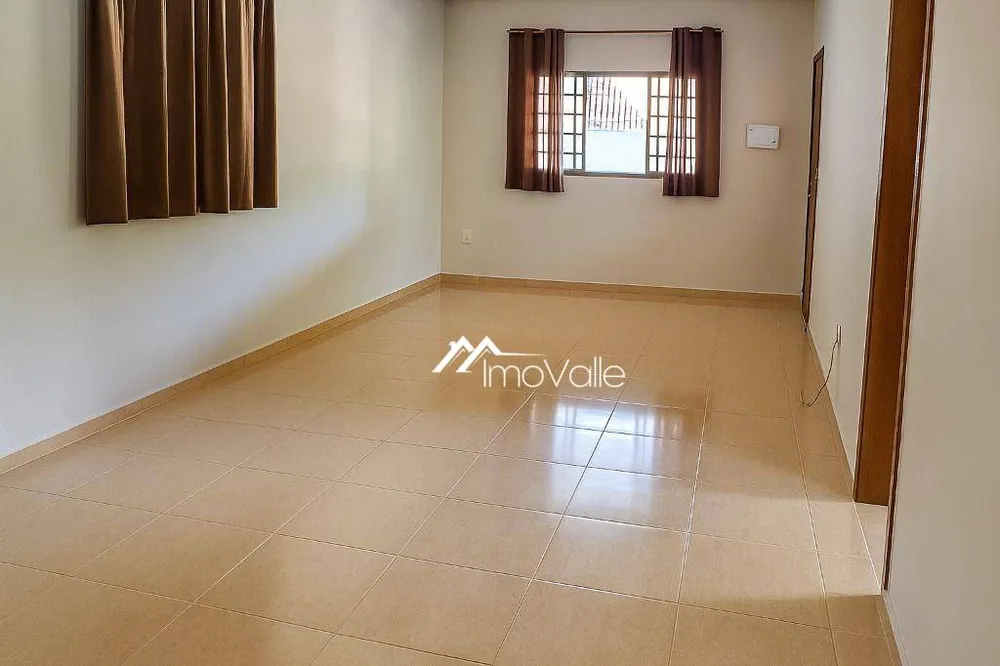 Chácara, 3 quartos, 4000 m² - Foto 1