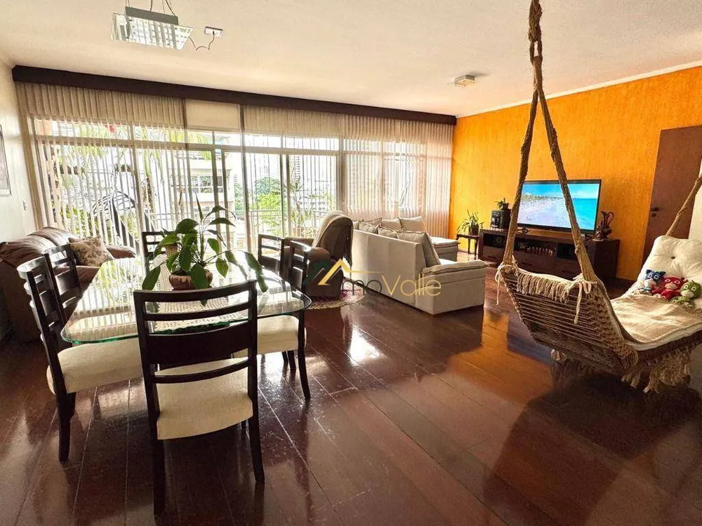 Apartamento, 3 quartos, 200 m² - Foto 1
