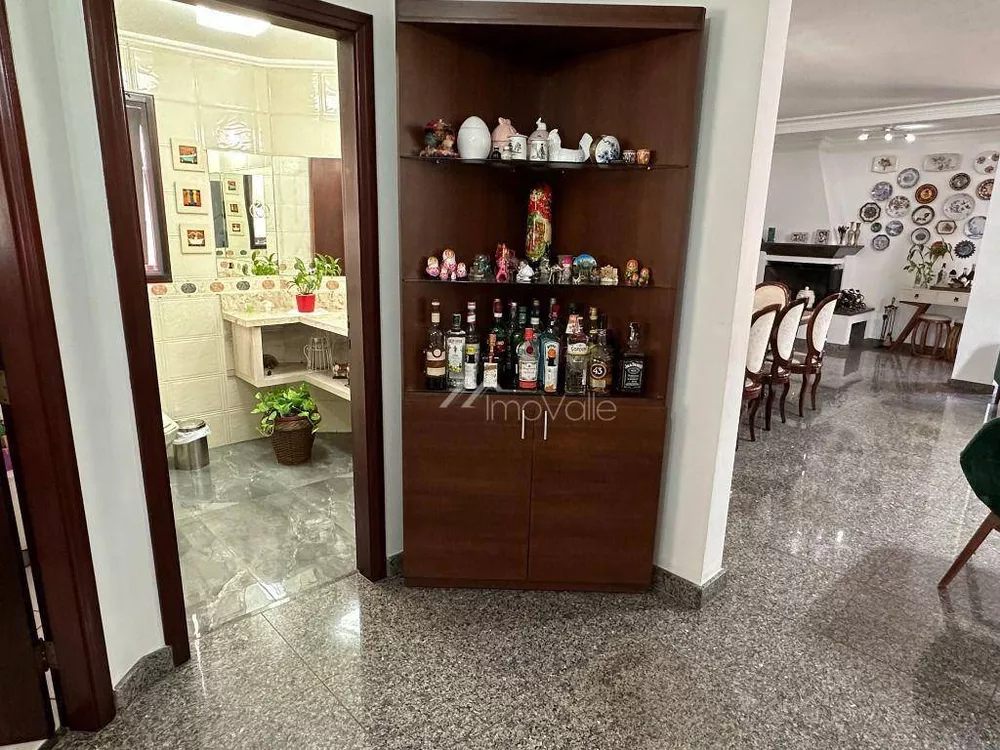 Casa de Condomínio à venda com 5 quartos, 400m² - Foto 1