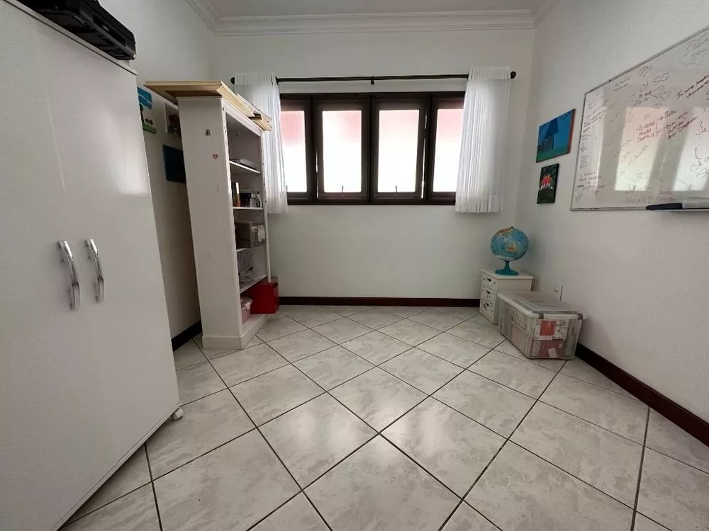 Casa de Condomínio à venda com 5 quartos, 400m² - Foto 3