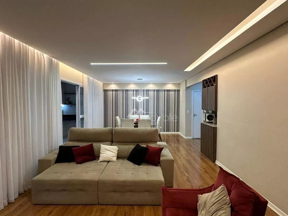 Apartamento à venda com 3 quartos, 156m² - Foto 2