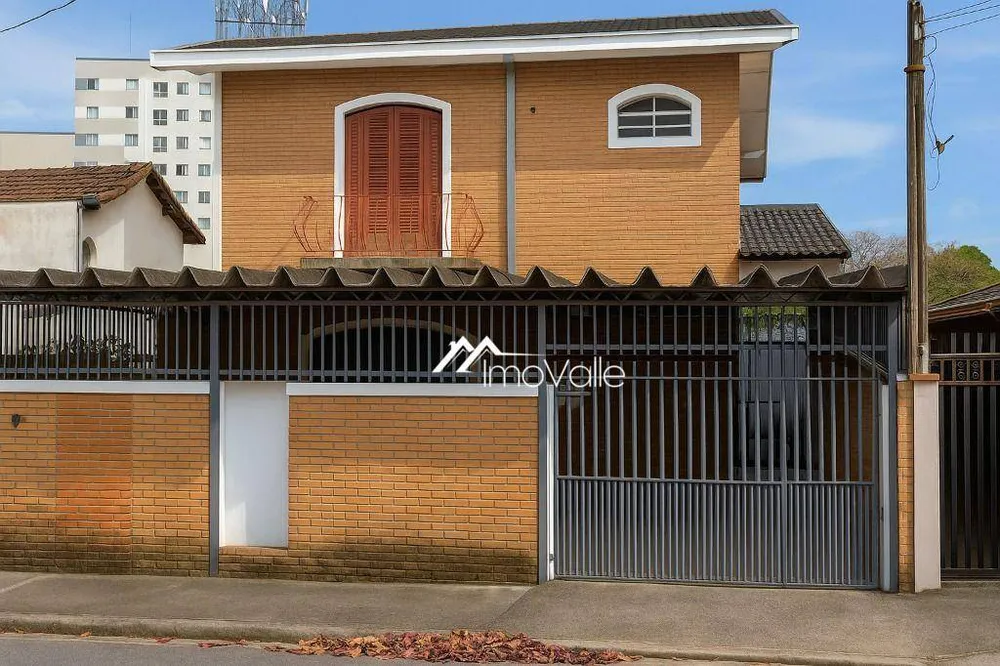 Casa, 3 quartos, 217 m² - Foto 1
