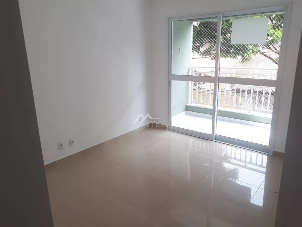 Apartamento à venda com 3 quartos, 77m² - Foto 1