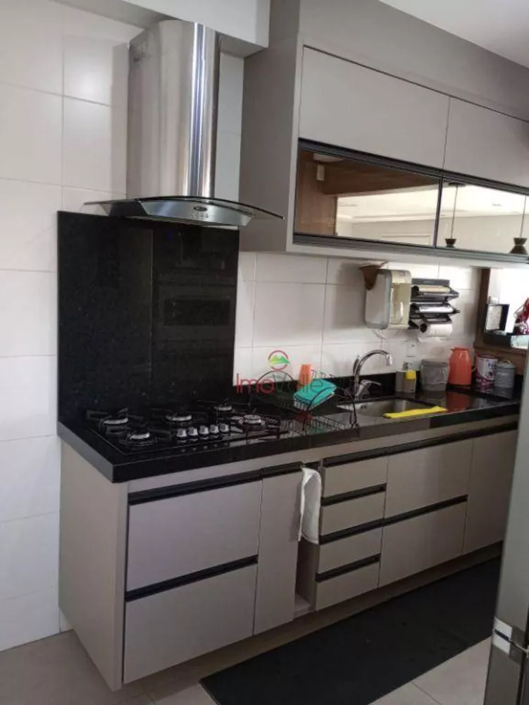 Apartamento à venda com 3 quartos, 118m² - Foto 2