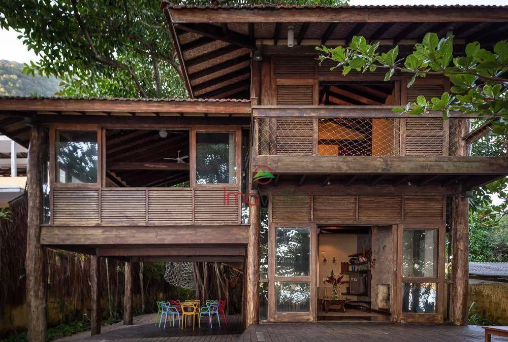 Casa, 3 quartos, 310 m² - Foto 1