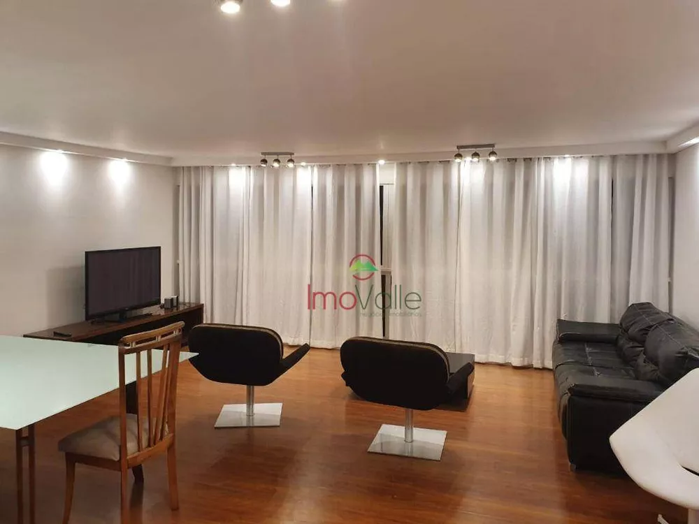 Apartamento à venda com 3 quartos, 150m² - Foto 2