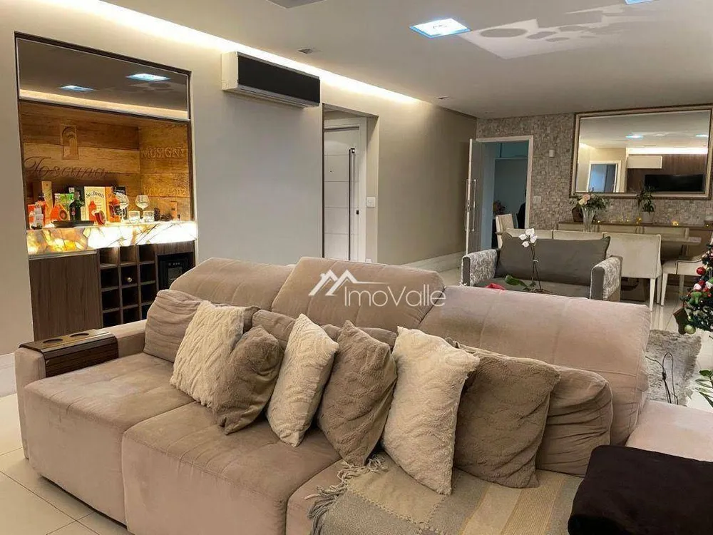Apartamento, 3 quartos, 194 m² - Foto 1