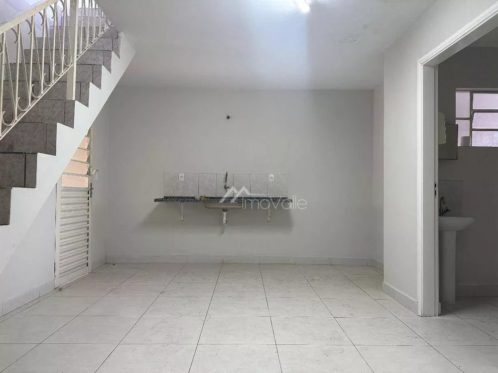 Sobrado para alugar com 5 quartos, 200m² - Foto 2