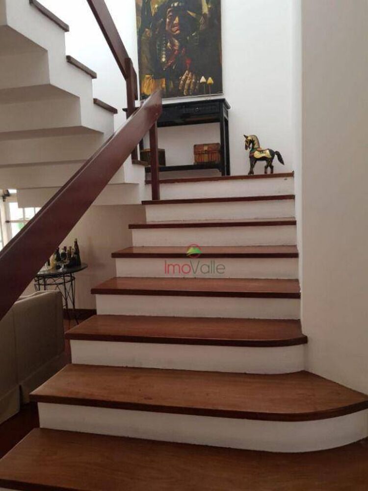 Sobrado, 4 quartos, 330 m² - Foto 1