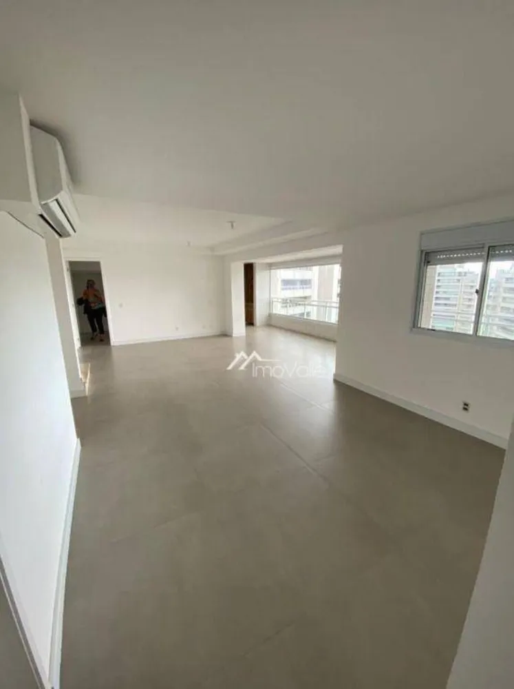 Cobertura, 3 quartos, 288 m² - Foto 4
