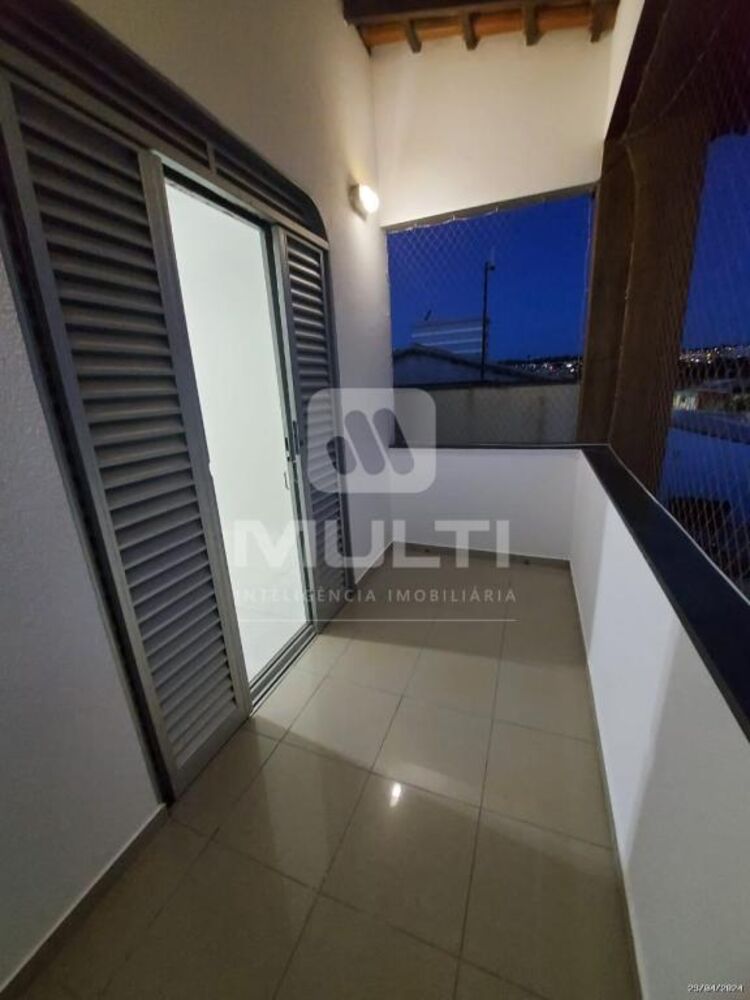 Casa, 3 quartos, 250 m² - Foto 14