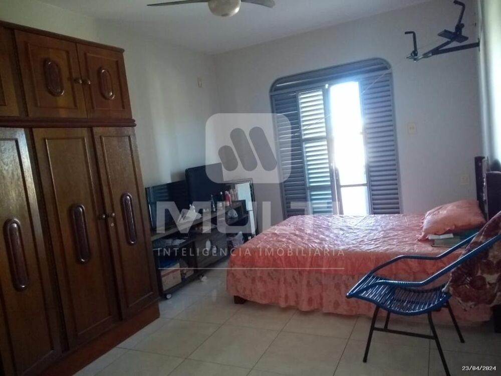 Casa, 3 quartos, 250 m² - Foto 15