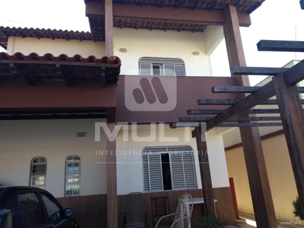 Casa, 3 quartos, 250 m² - Foto 1