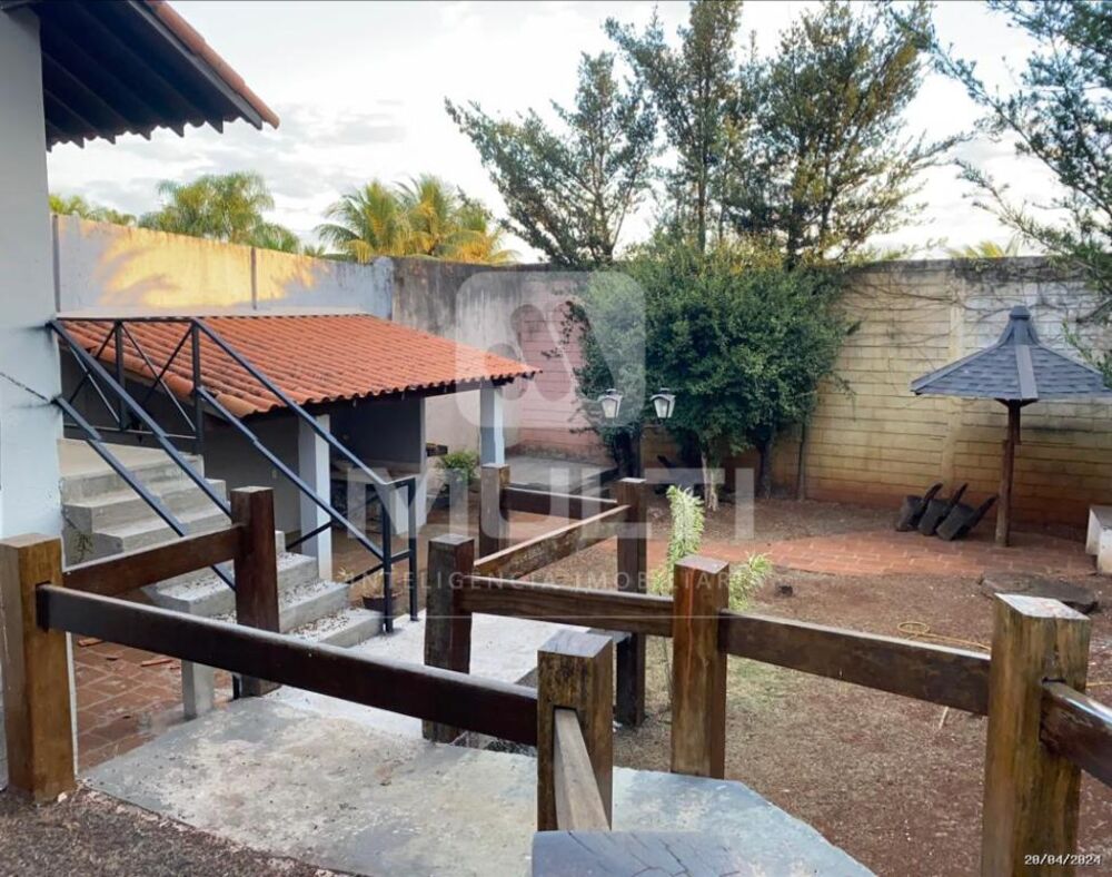 Casa, 3 quartos, 182 m² - Foto 1